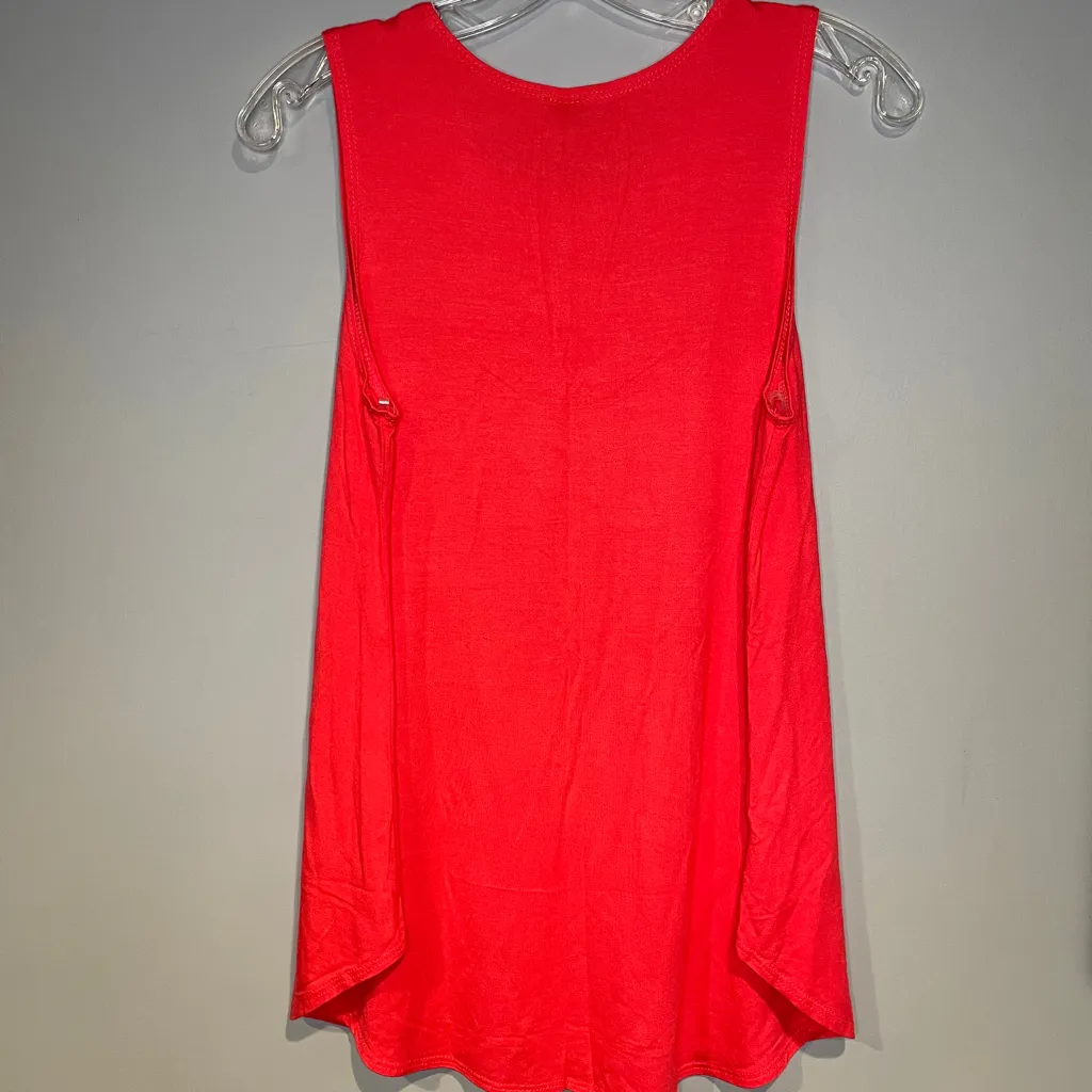 Womens Red Scoop Neck Tank Top Rayon Azules Brand Made in the USA Sz Medium - Image 2
