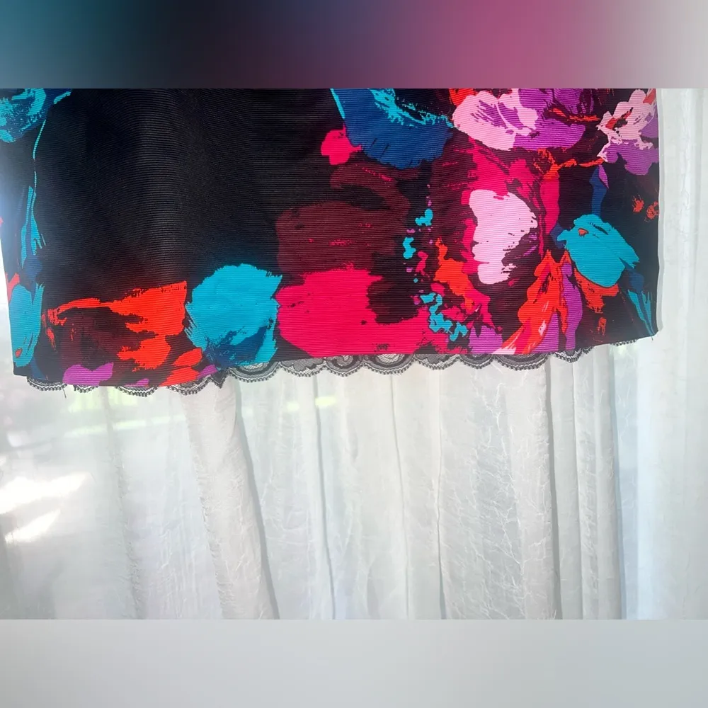 Trina Turk dress size 4 EUC - Image 4