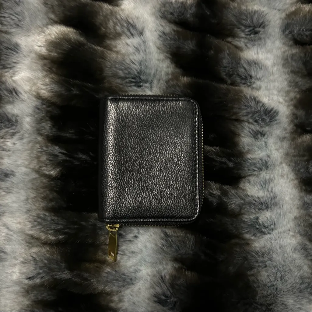 Fossil Black Leather Zip Wallet - Image 2