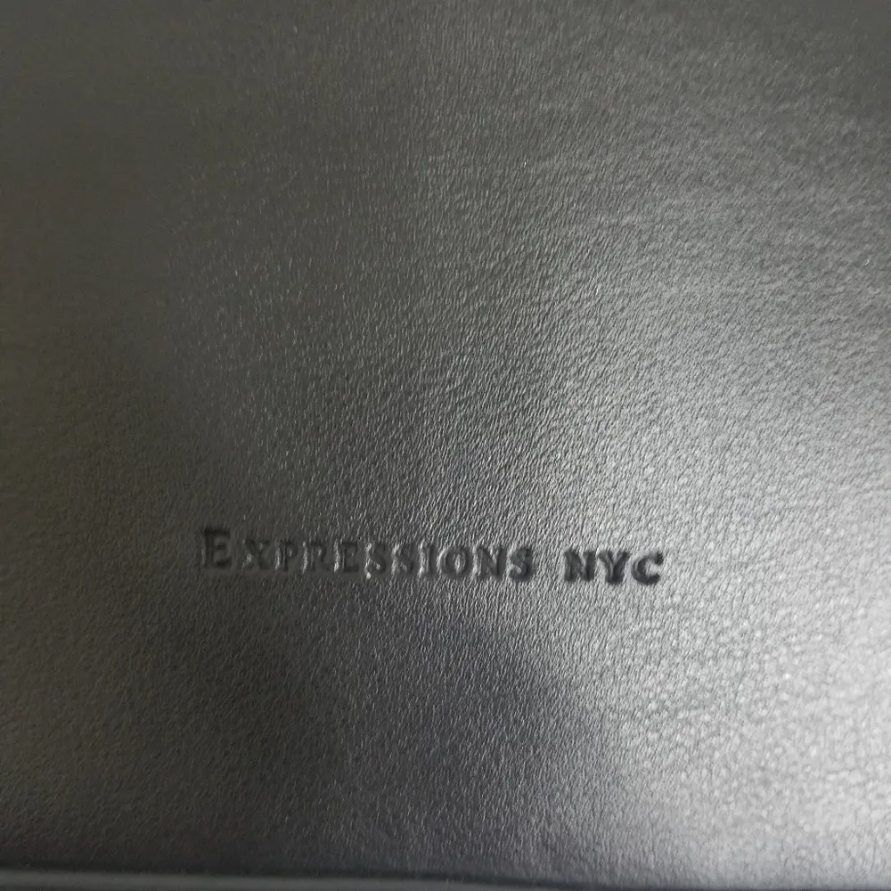 E|N Expression NYC leather convertable backpack - Image 8