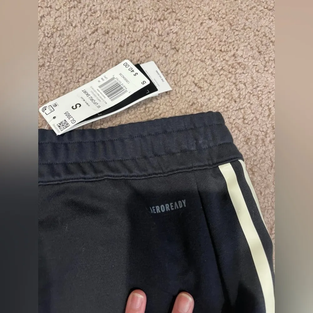 ADIDAS uforo 3-stripes Aeroready black mini skirt - Image 9