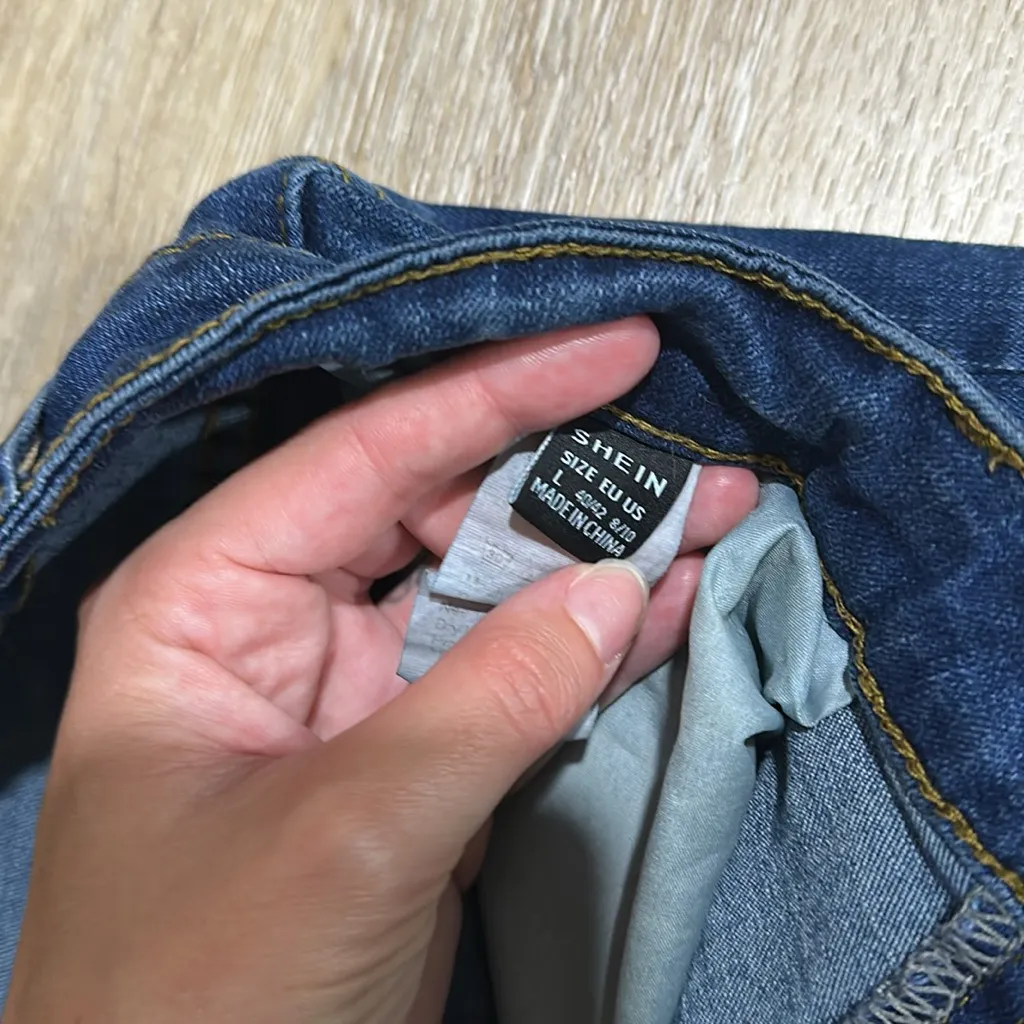 SHEIN Blue Ankle Cropped Distressed Jeans - Image 2