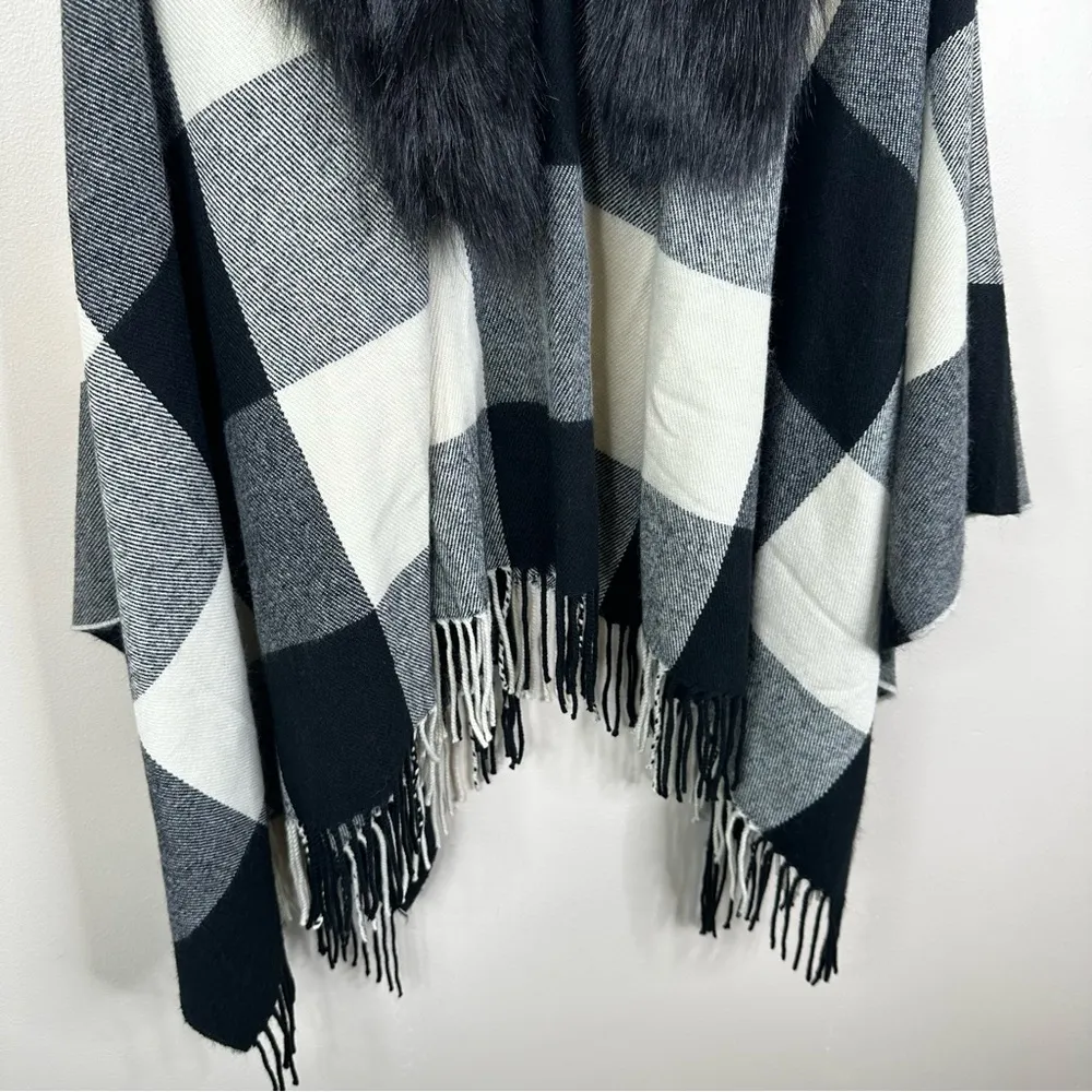NEW J. Crew Faux Fur Cape Scarf Black Ivory Buffalo Plaid AG527 One Size - Image 4