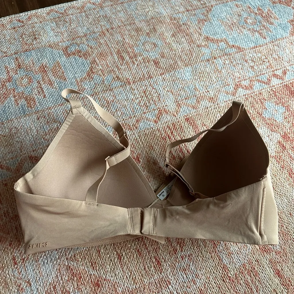 NWT SKIMS wireless form tshirt bra in clay size 36D - Image 4