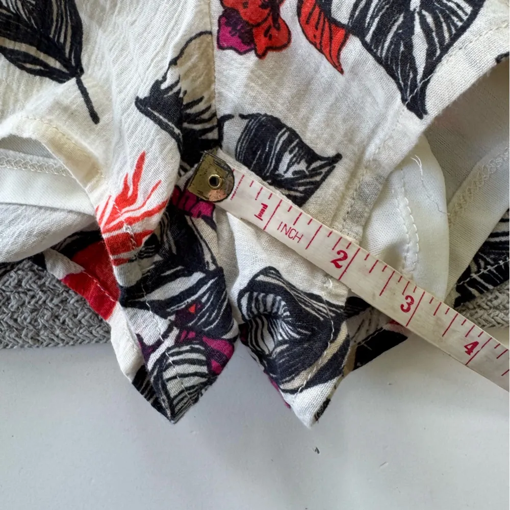 Xhilaration Ivory Navy Blue Pink Tropical Floral Print Flowy Shorts Size Medium - Image 4