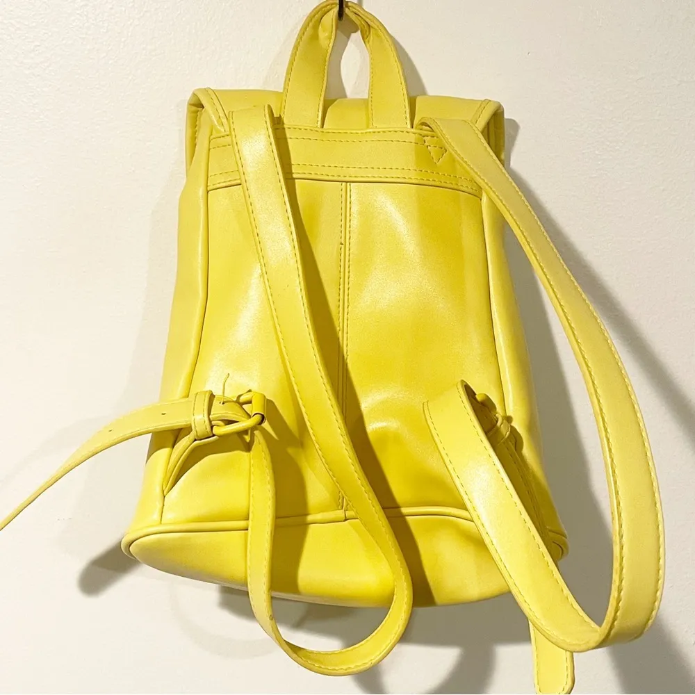 Urban Outfitters Light Yellow Faux Leather Turnlock Mini Backpack Pocketbook Bag - Image 6