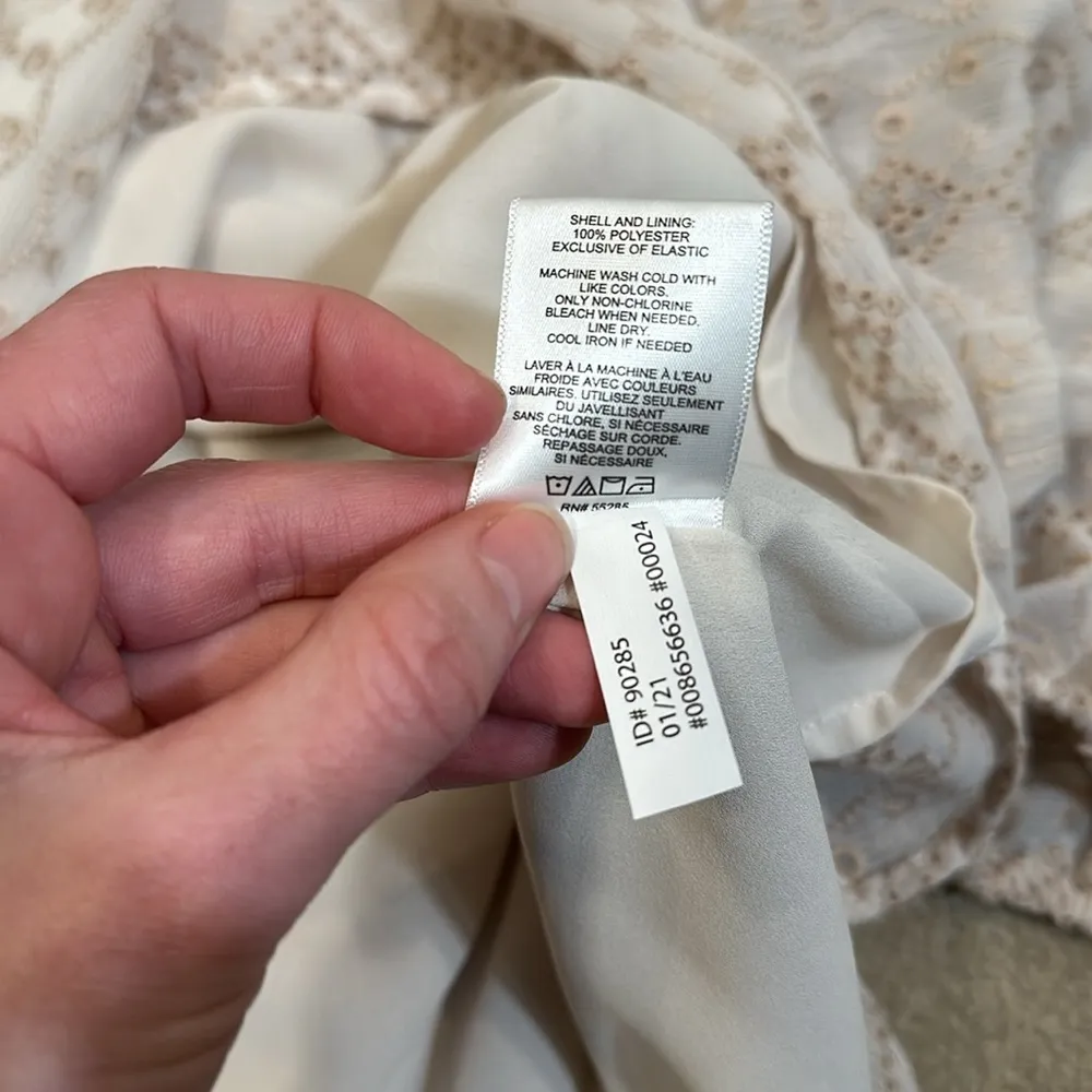 Express Embroidered Eyelet Off Shoulder Longsleeve Flowy Lined Women Top Medium - Image 4