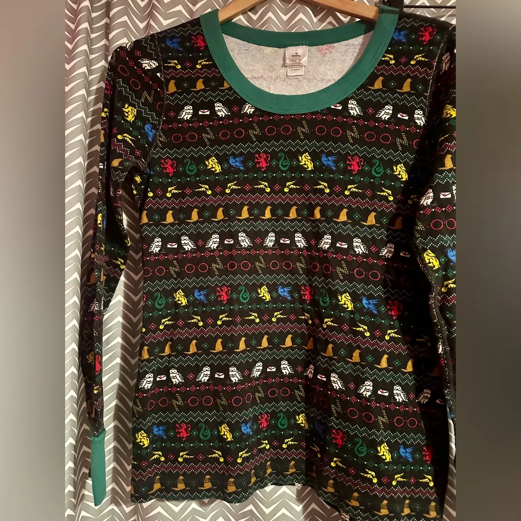 Hanna Andersson | Harry Potter 4 Houses Fair Isle 2 Piece Pajama Set, size L Size L - Image 2
