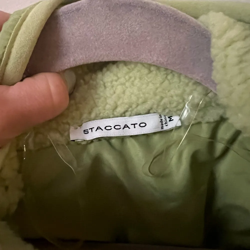 Vici Women's Green Fleece Jacket - Image 3