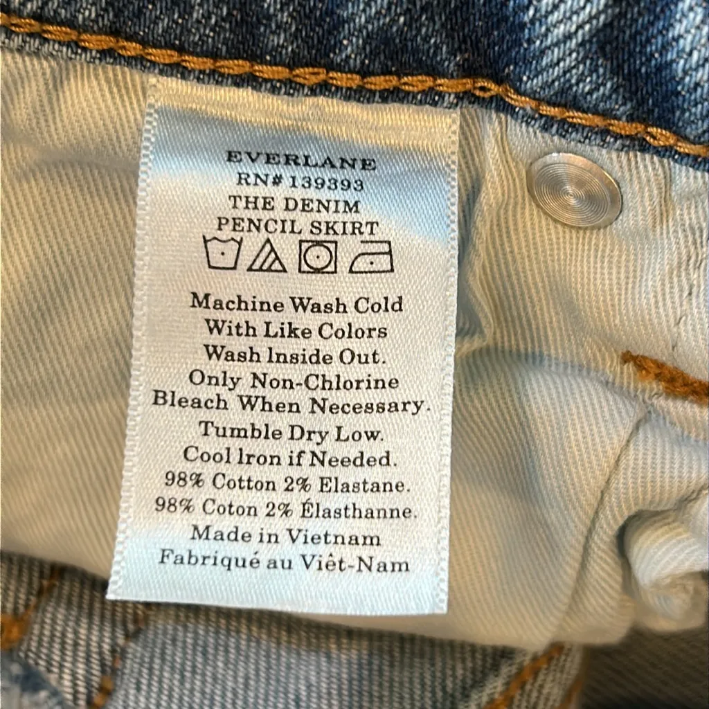 Everlane The Denim Pencil Skirt Button Front Size 26 - Image 9