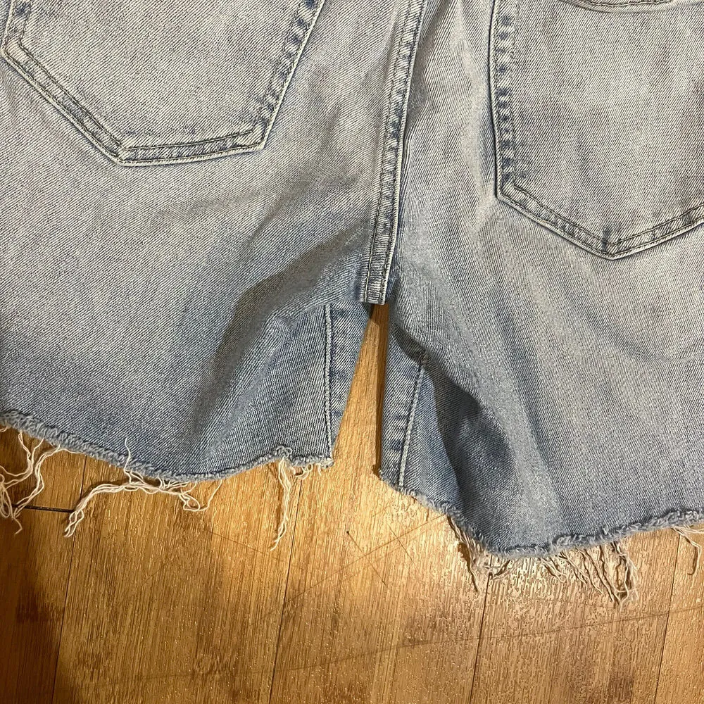 HOLLISTER Ultra hi-rise Mom Shorts Cut Off Belted 1R 25 Denim Blue Jeans - Image 5