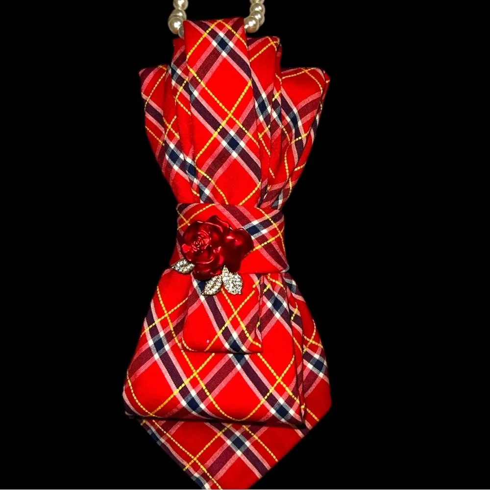 Elegant Red Plaid Necklace with Rose Accent - Image 4