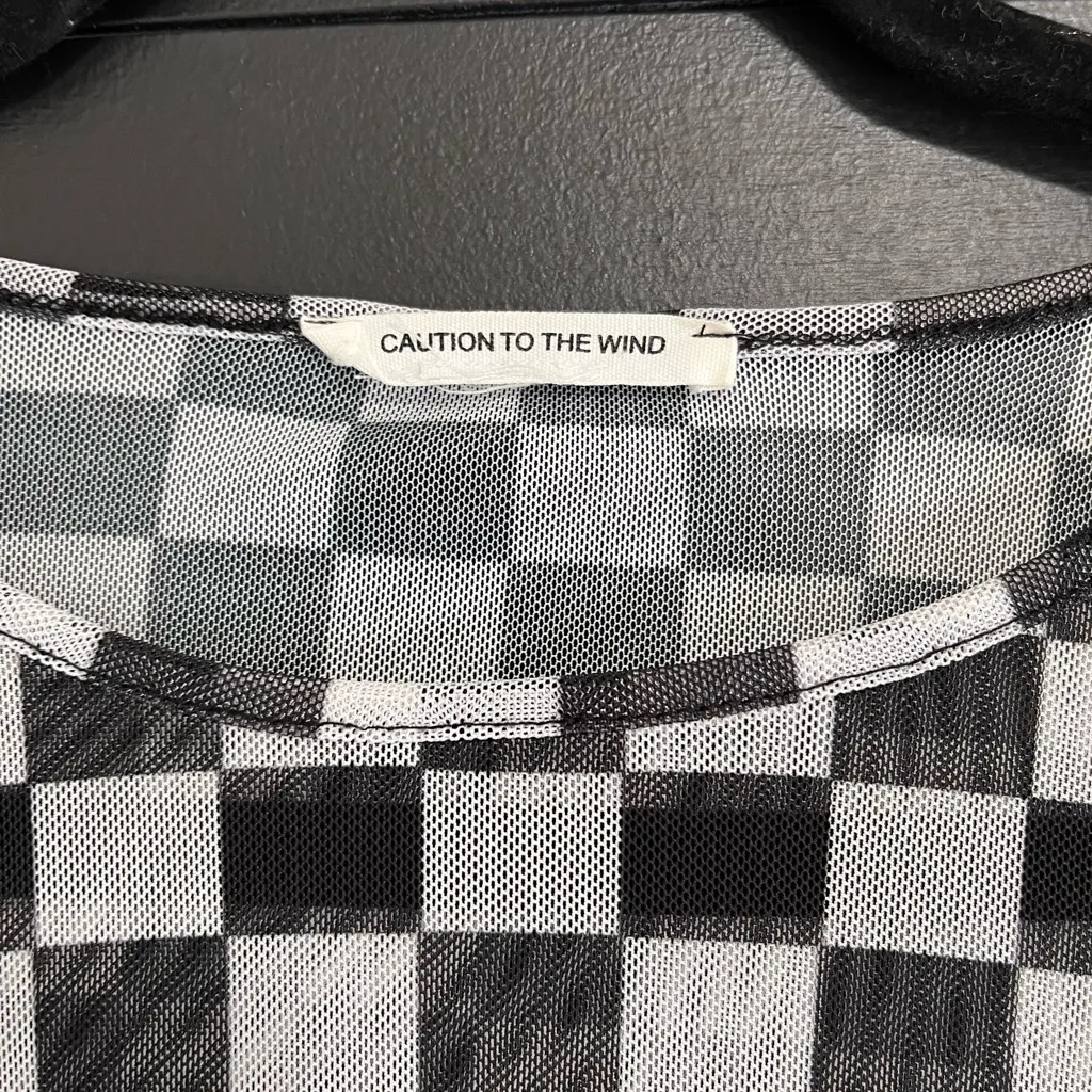 CAUTION TO THE WIND Women’s Checkered Pullover Full Sheer Shirt Sz M EUC - Image 2