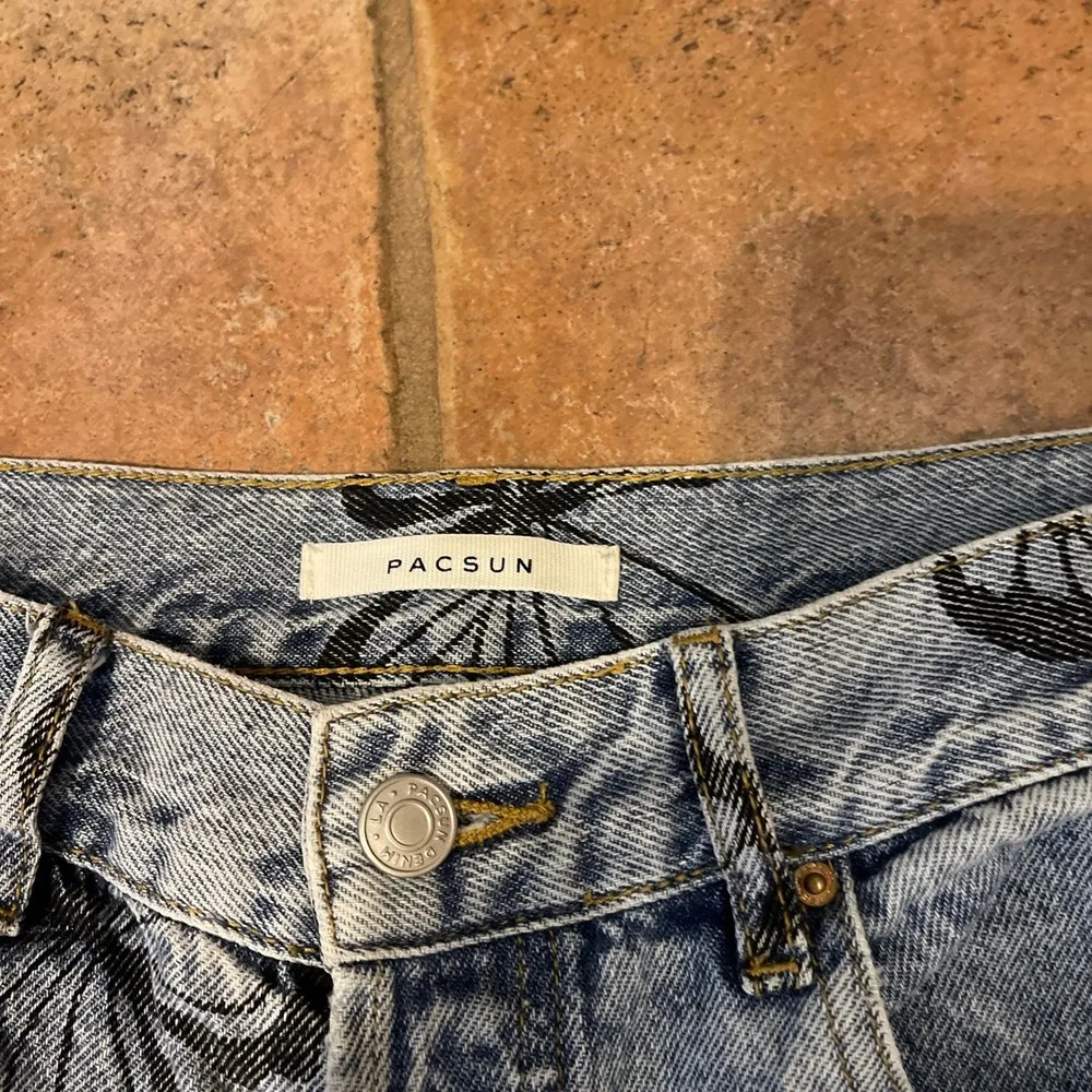 Pacsun eco butterfly jeans size 25 - Image 2