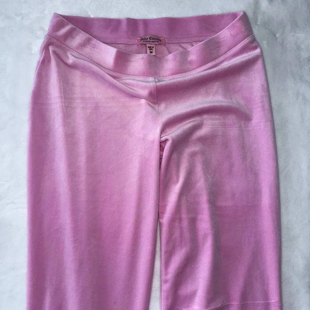 NWT Juicy Couture Light Pink ‘Floral Bloom’ Rhinestone Velour Set - Image 4