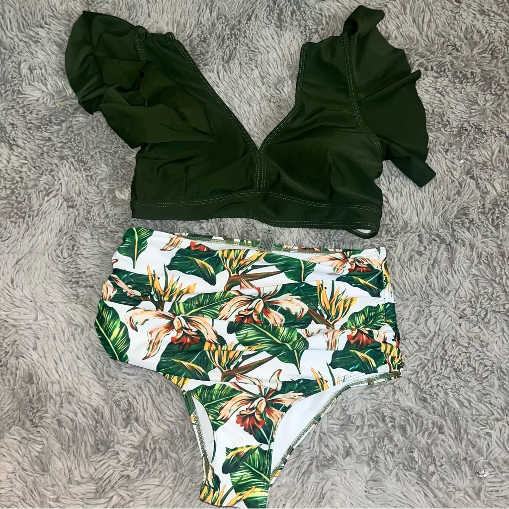 Green and White Vintage - Image 6