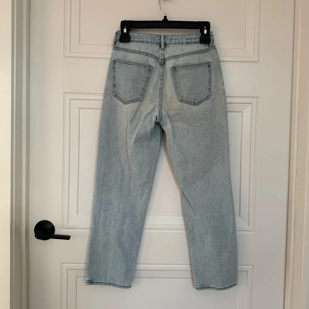 Lightwash Mom Jeans - Image 2