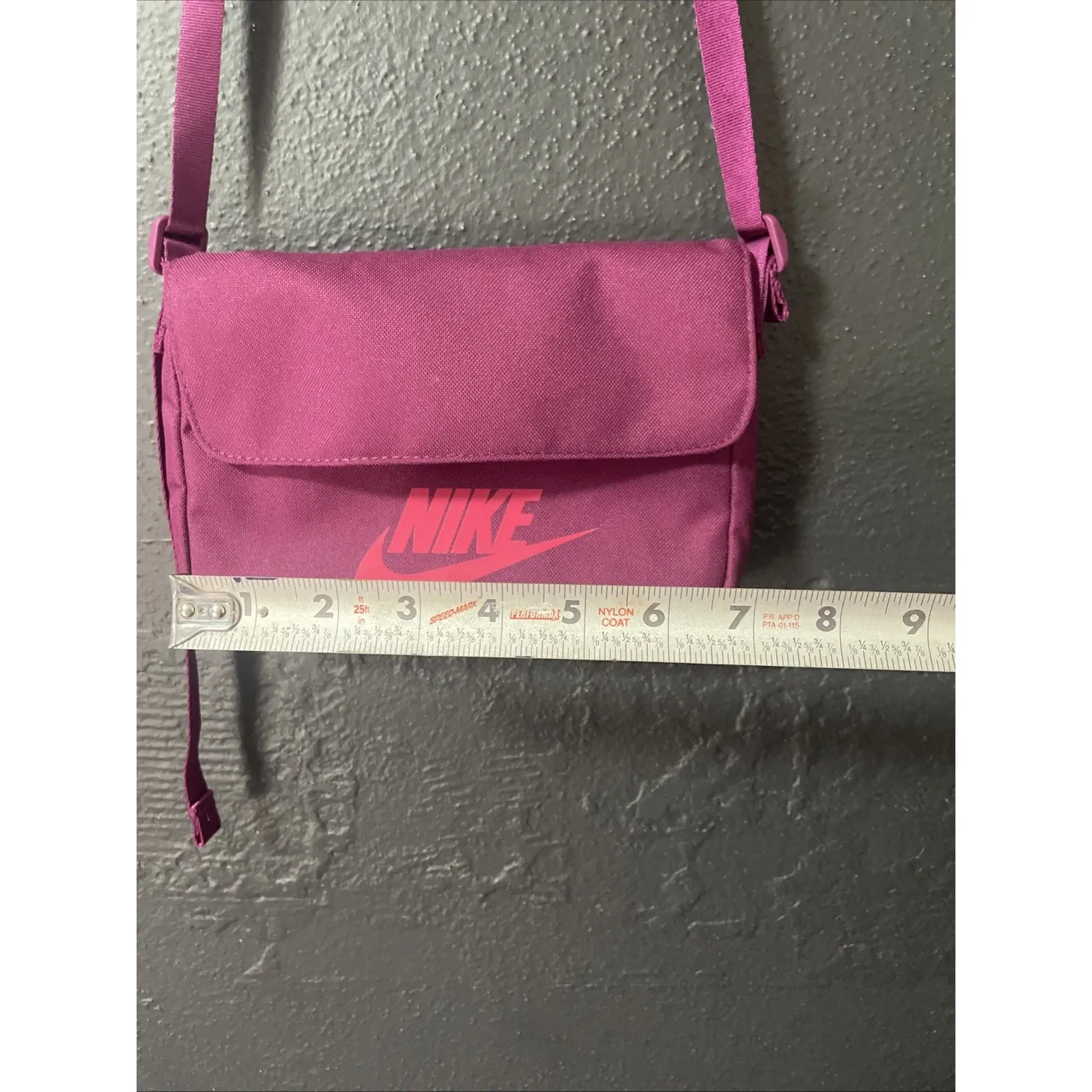 Nike Womens Sportswear Futura 365 Crossbody Bag, Magenta, Berry - Image 7