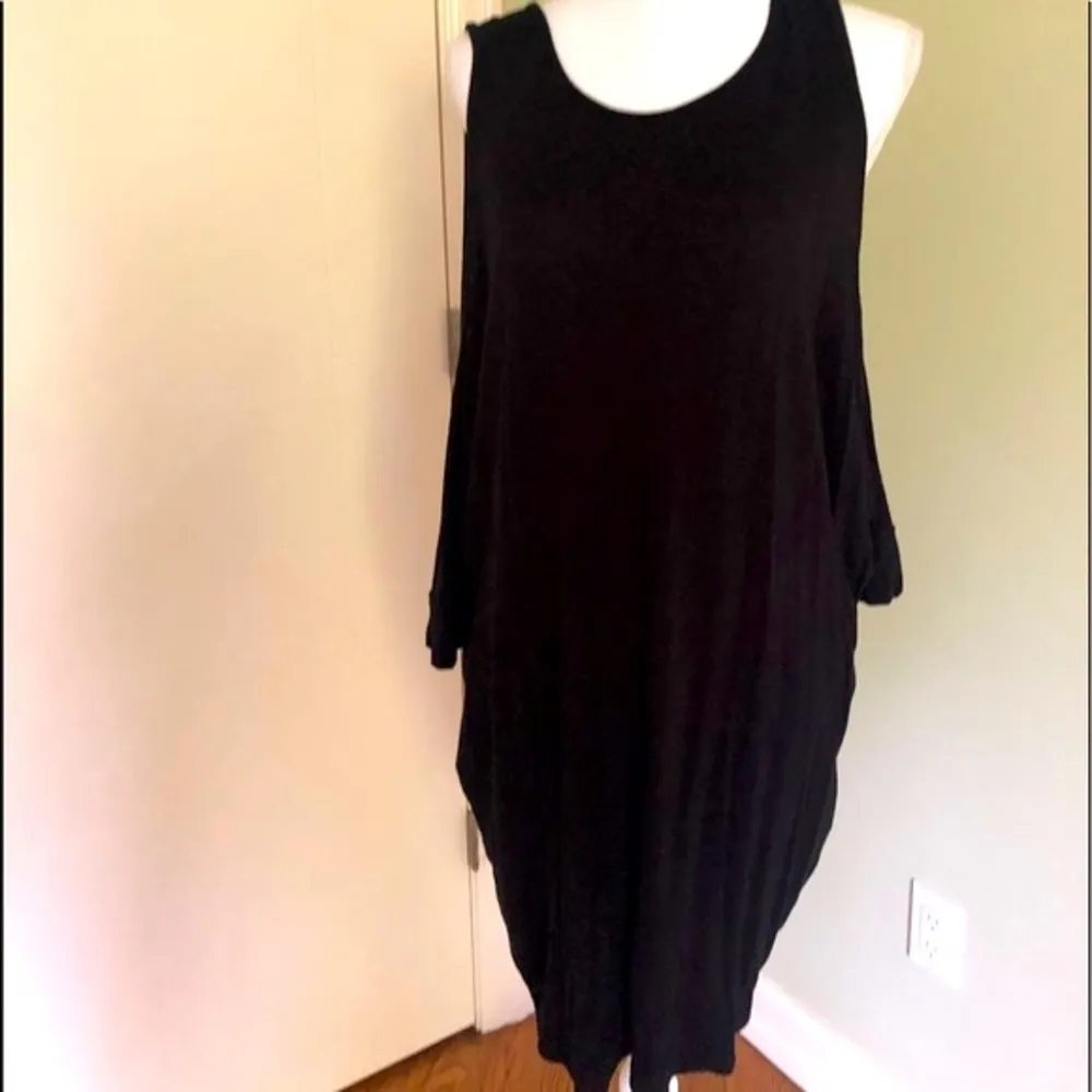 Cold shoulder black tunic Size L - Image 35