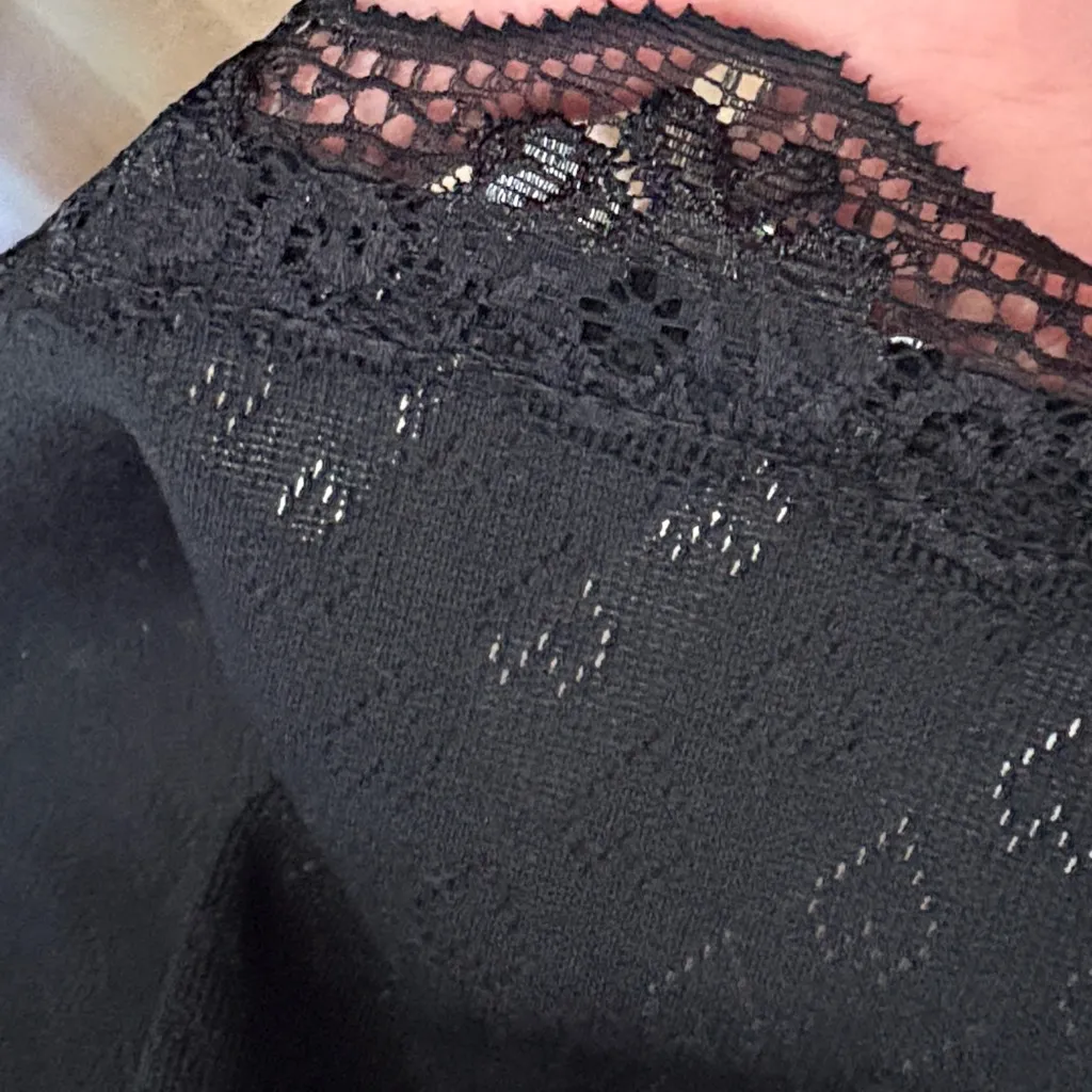 ROMWE Black Lace Trim Tank Top - Image 4