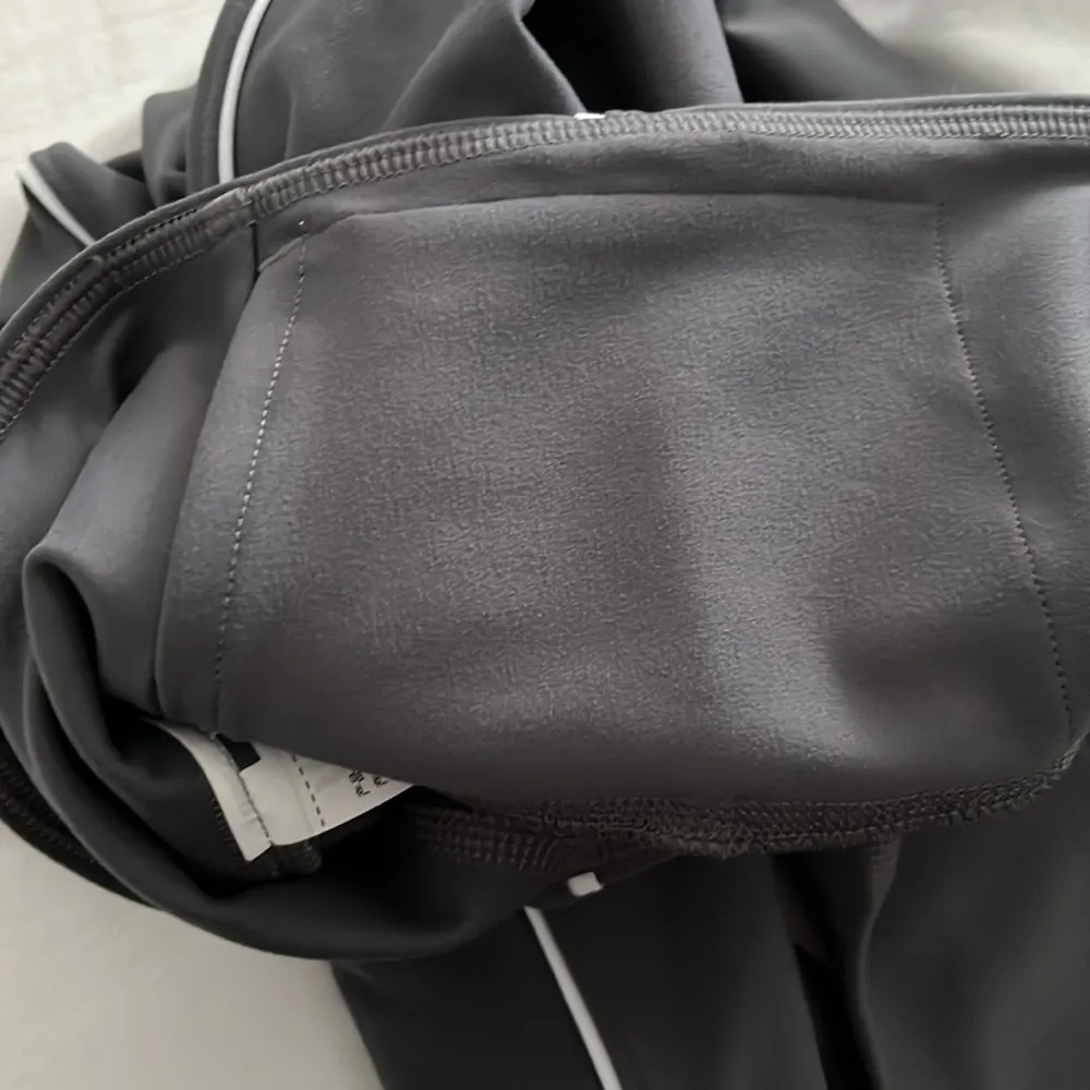 🆕 Abercrombie & Fitch | YPB Sculptlux Gray Athletic Leggings Short Petite Small - Image 5