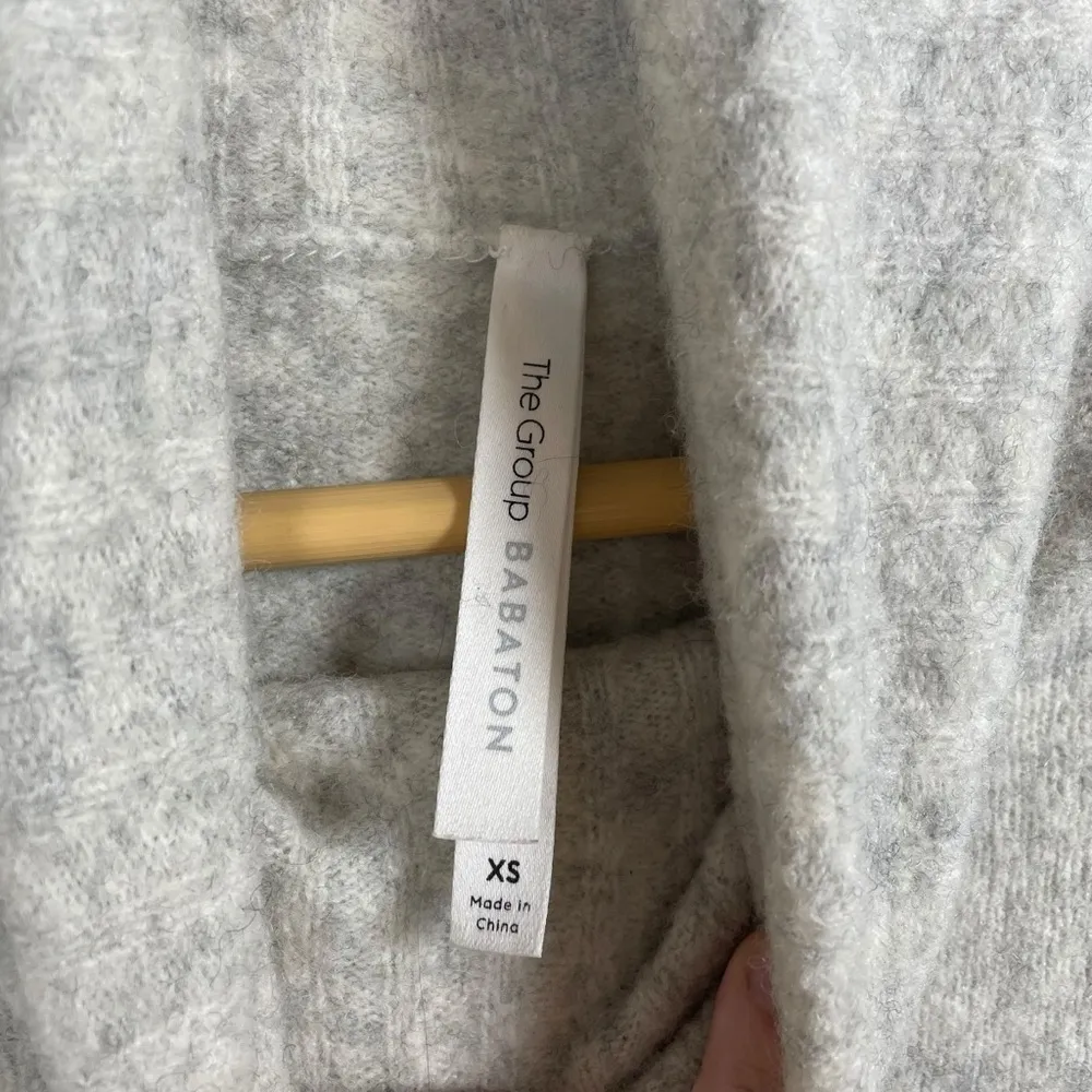 Aritzia Babaton Plutarch Wool/Yak Turtleneck Sweater in Grey Size XS - Image 4