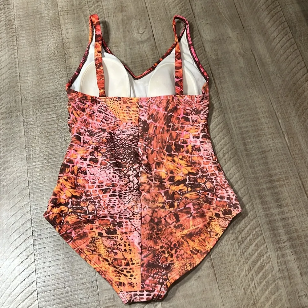 SPEEDO! Women’s gently used one piece swimsuit. - Image 6