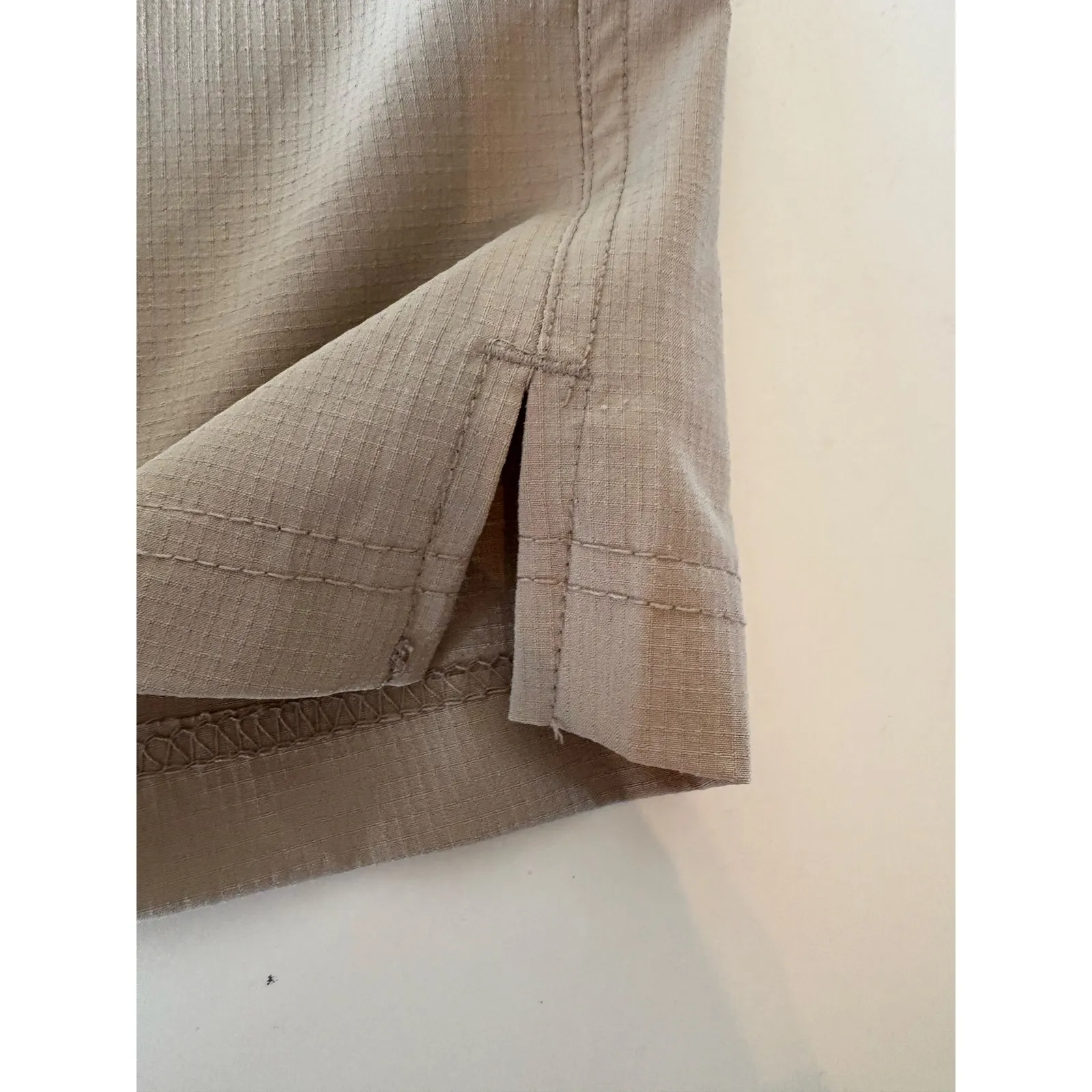 Tilley cargo skort size large khaki rip stop fabric stretch waist. Tan - Image 6