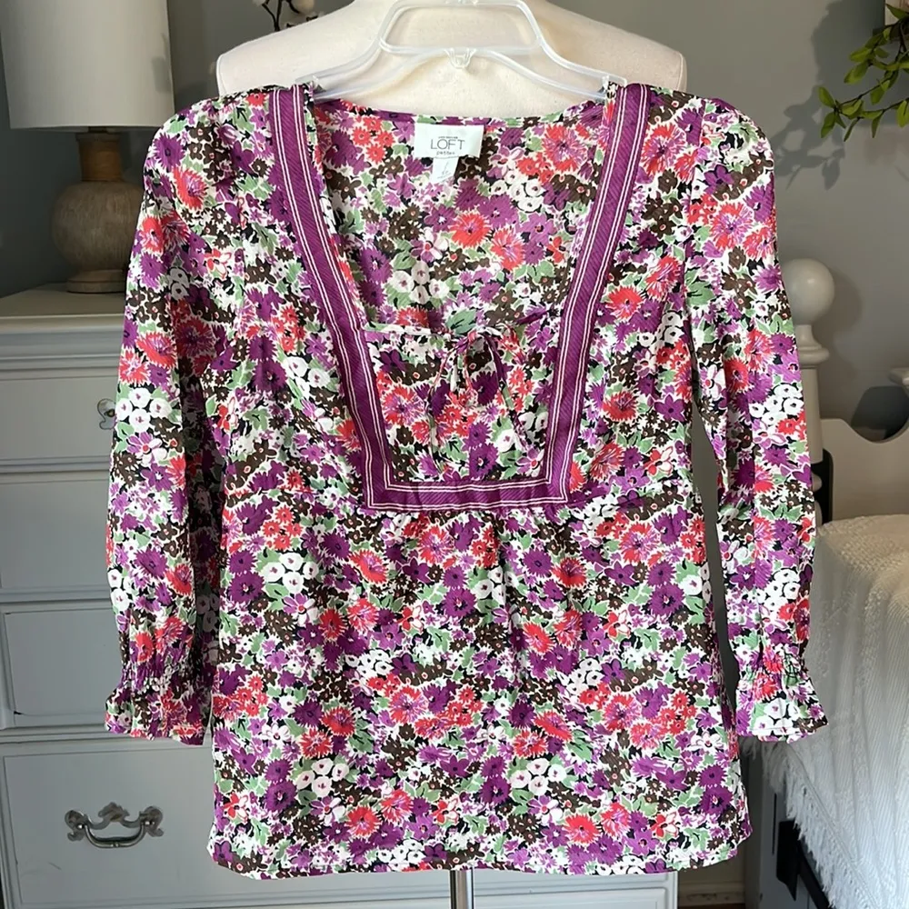 Ann Taylor Loft Petites purple top floral womens S - Image 4