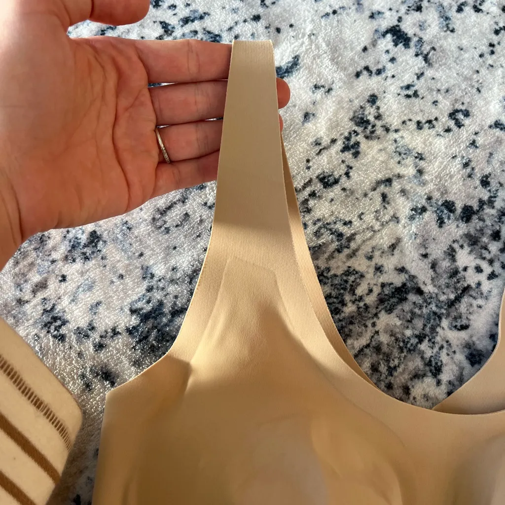 Evelyn Bobbie - Image 6