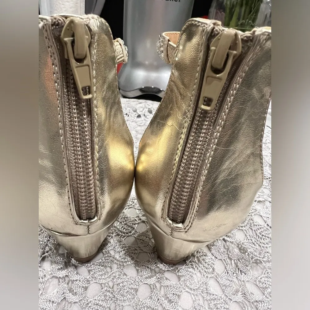Badgley Mischka Jeweled Sandals Women’s Gold Size 7.5 Strappy Wedge Heel - Image 9