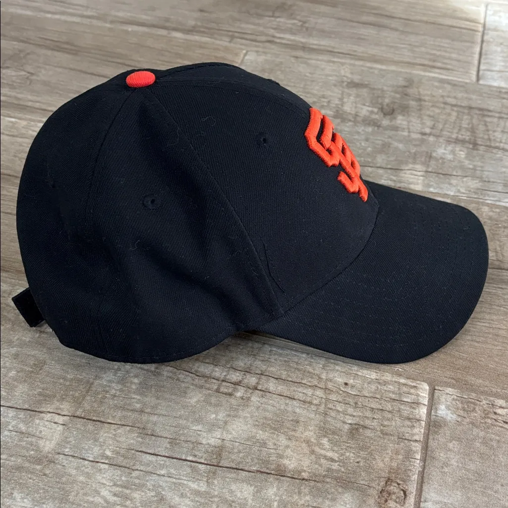 New Era San Francisco Giants black and orange adjustable hat - Image 2