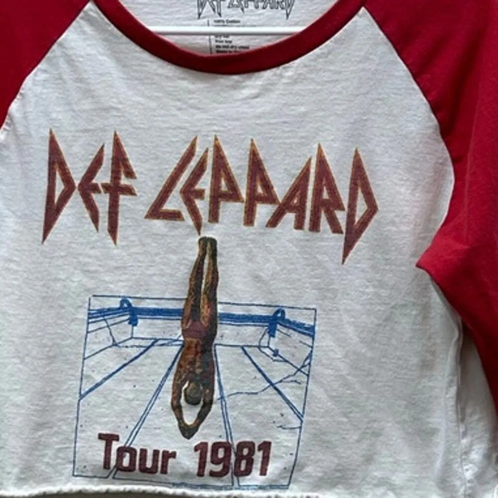 Def Leppard Cropped Band Tee size XL - Image 7