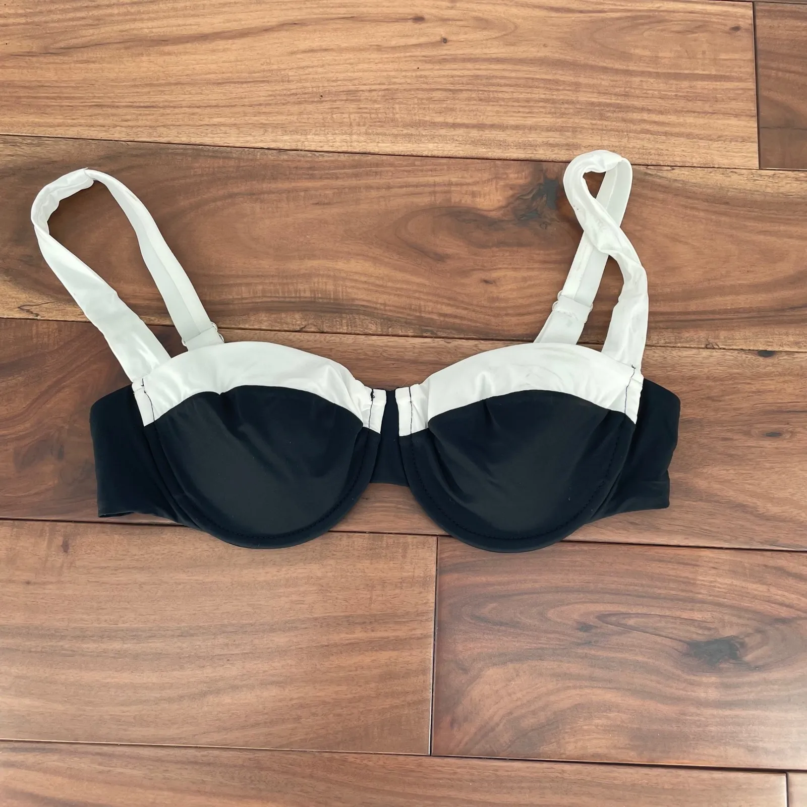 Lulus Oceanfront Energy Black Color Block Underwire Bikini Top Size M - Image 2