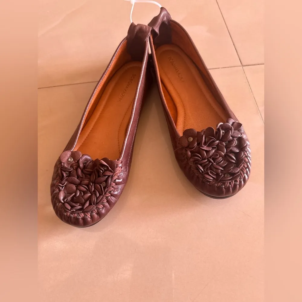 BCBG Max Azria flower flats shoes size 5.5 brown  new without tag - Image 9