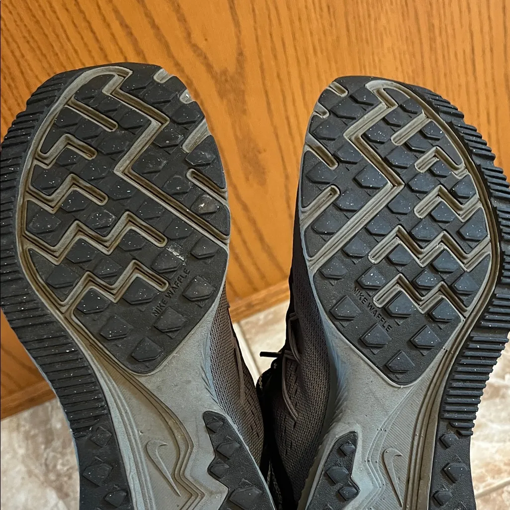 Nike H20 Repel Zoom Winflo 3 Ombre Black and Gray Athletic Sneakers - Size 9.5 - Image 13