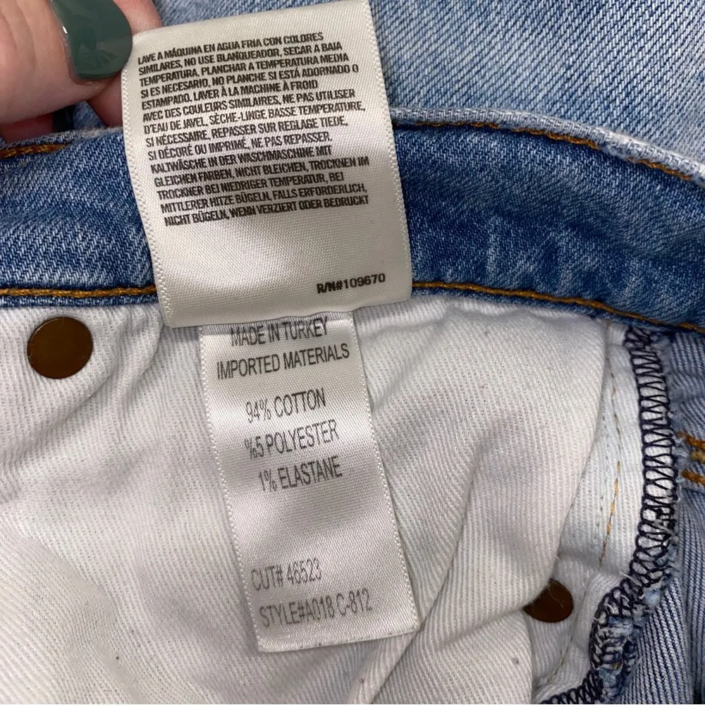 Agolde Sophie High Rise Skinny Crop in light blue wash Vertigo Size 27 - Image 6