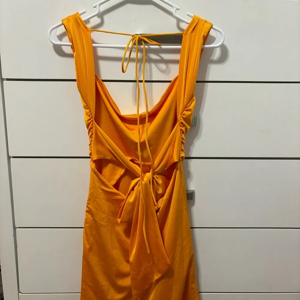 Lucy In The Sky Ruched Bodycon Dress in Orange - Image 4