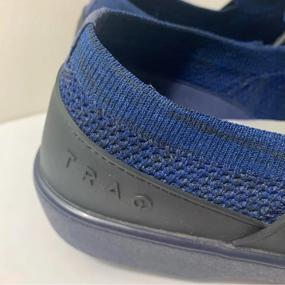 EUC TRAQ By  Qwik Navy Knit Slip On Comfort Clogs Size 39 US 9 - Image 3