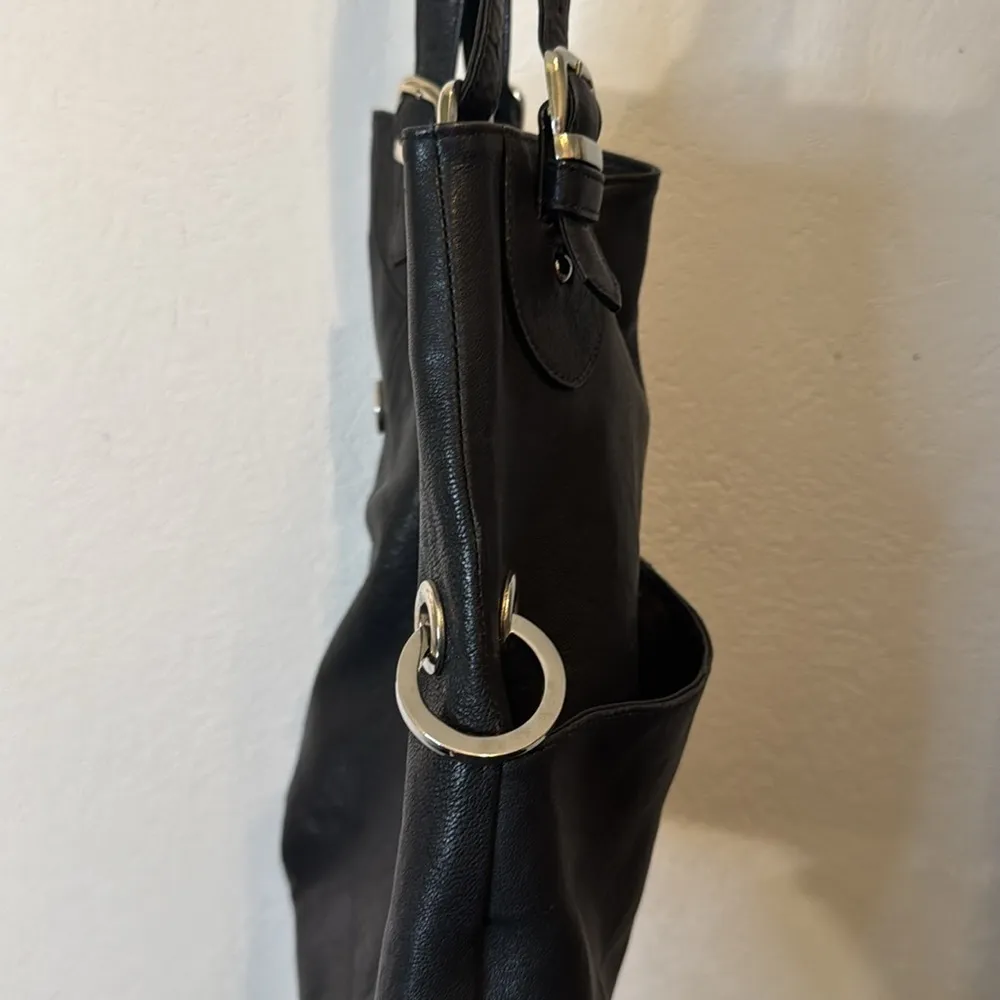 Linea R. Black Leather Shoulder Bag - Image 3