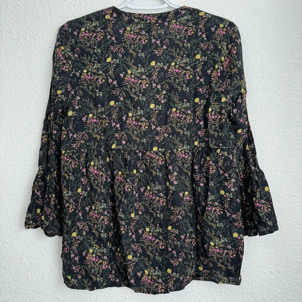 Lucky Brand boho dark floral 3/4 bell sleeve tie front blouse size S - Image 5