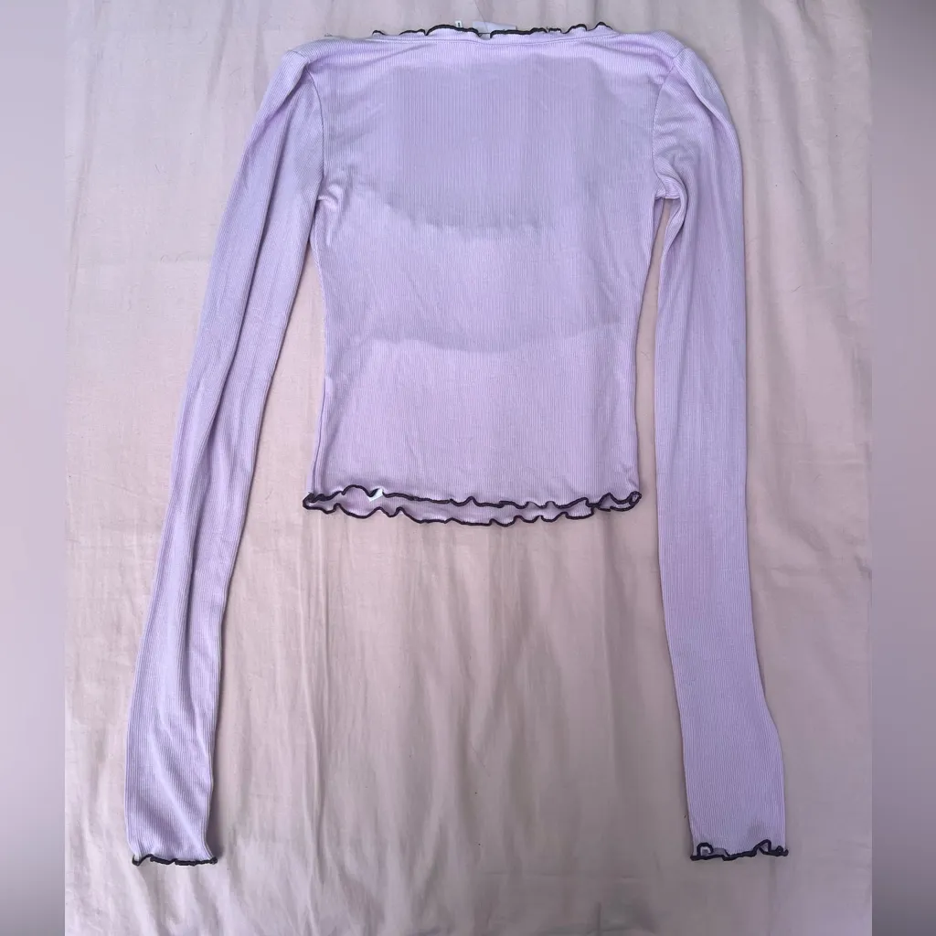 Urban Outfitters Lilac Long Sleeve Top with Black Accents - Image 5