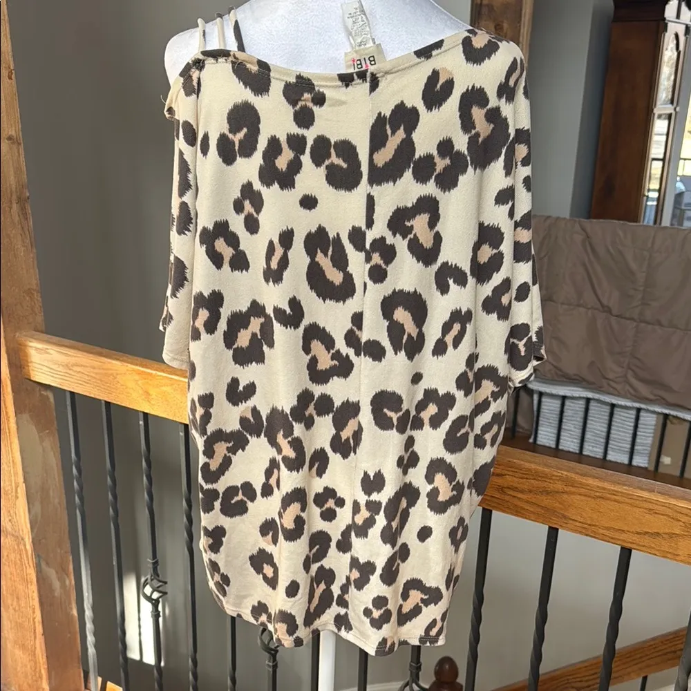 Bibi Chic Leopard Print short sleeve oversized  Top sweater - Image 3