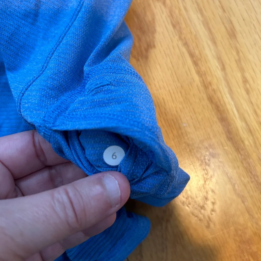 Lululemon Tank Top SZ 6 Lightweight Reflective Stripe Athletic Workout Stretchy - Image 4