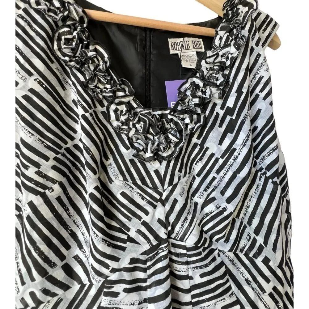 Women's ROBBIE BEE Black & White dress floral formal casual flower sleeveless 8. - Image 3