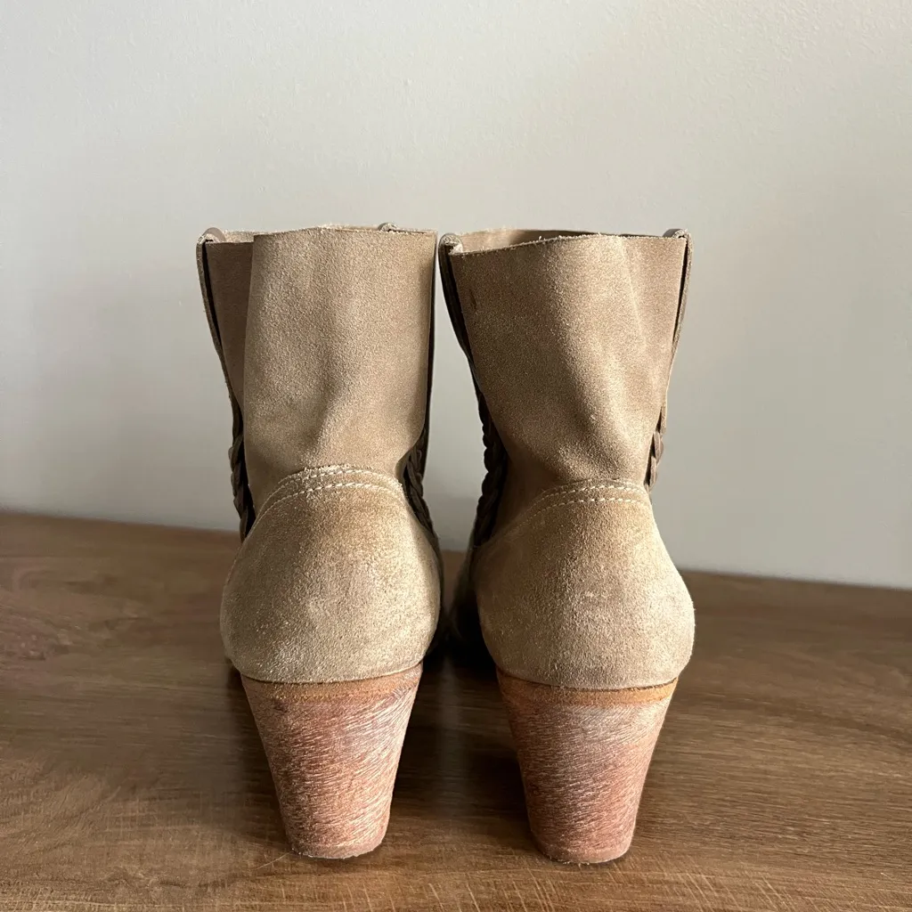 N.D.C. Made by Hand Suede Ankle Boots Beige Sand Western Braided Pull Tab Tan Size 7 - Image 10