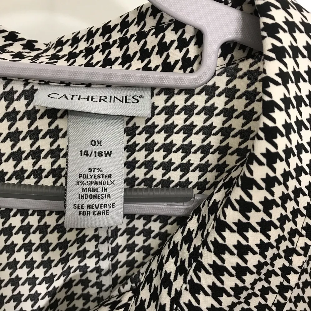 Catherine’s Black and White Houndstooth Button - Image 3