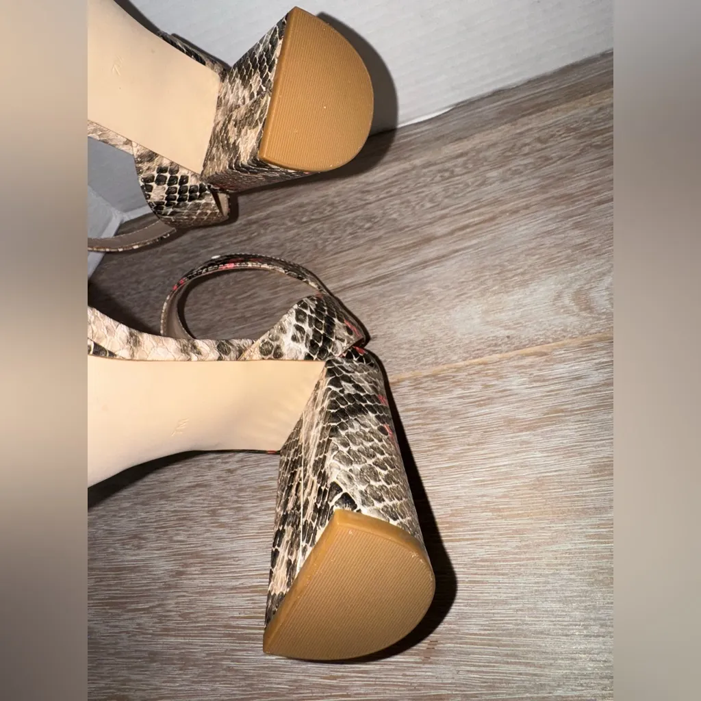 New GUESS Women's Multicolor Snakeskin Print Ankle Strap Block Heel Sandals Sz 7 - Image 11