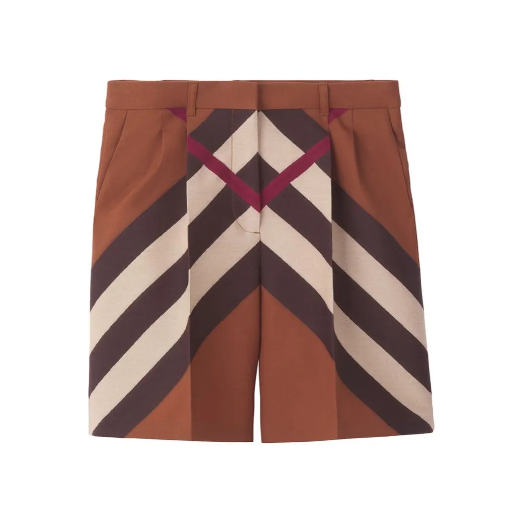 Burberry Rosalie Kissing Check Jacquard Wool Shorts 8 US 10 UK Chevron Check NEW - Image 3