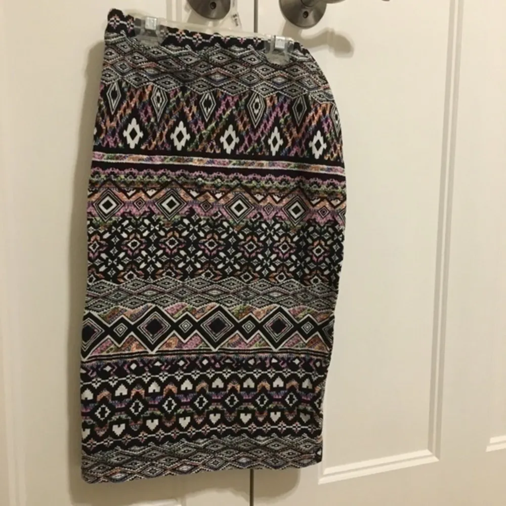 Printed Pencil Skirt size small - Image 6